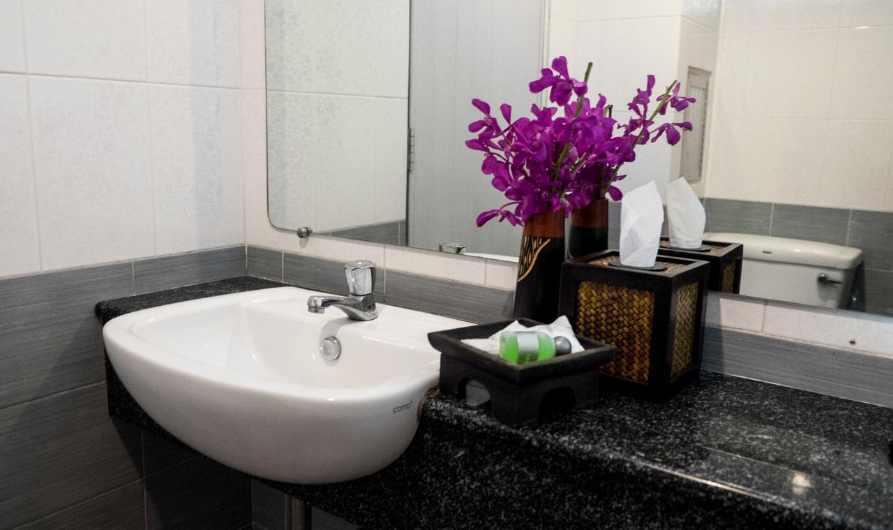 Palm Ville Pass Up Mansion Chonburi Zewnętrze zdjęcie